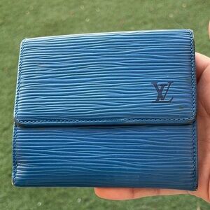 Authentic Louis Vuitton Blue Wallet EUC/GUC